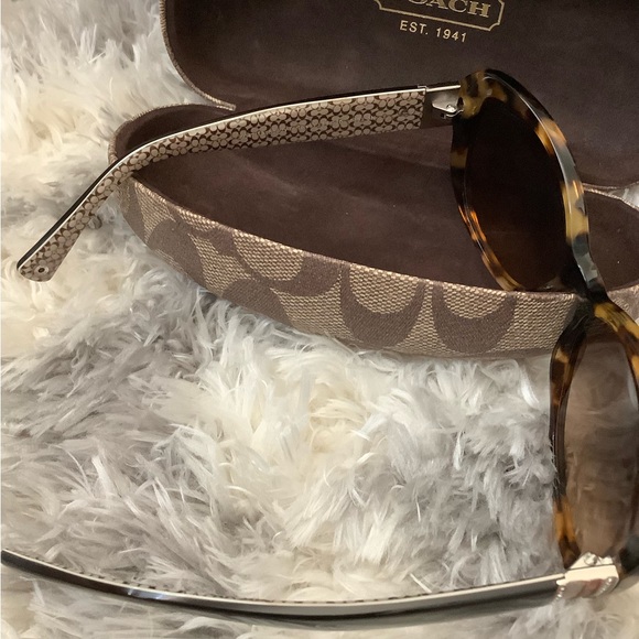 Coach Brown Spotty Tortoise Sunglasses w/ Rhinestone Accents w/ OG case & Cloth - Picture 6 of 7